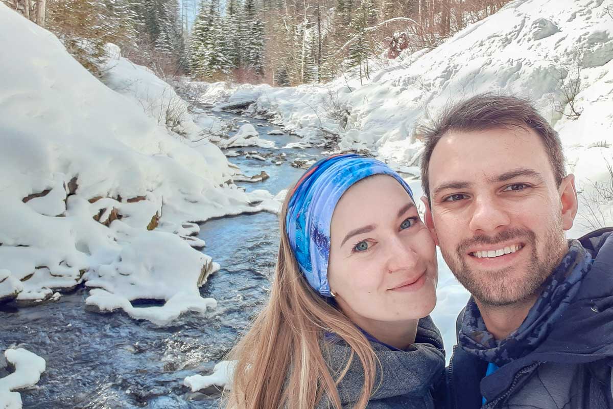 Daniel and Bailey take a selfie in Fernie during winter