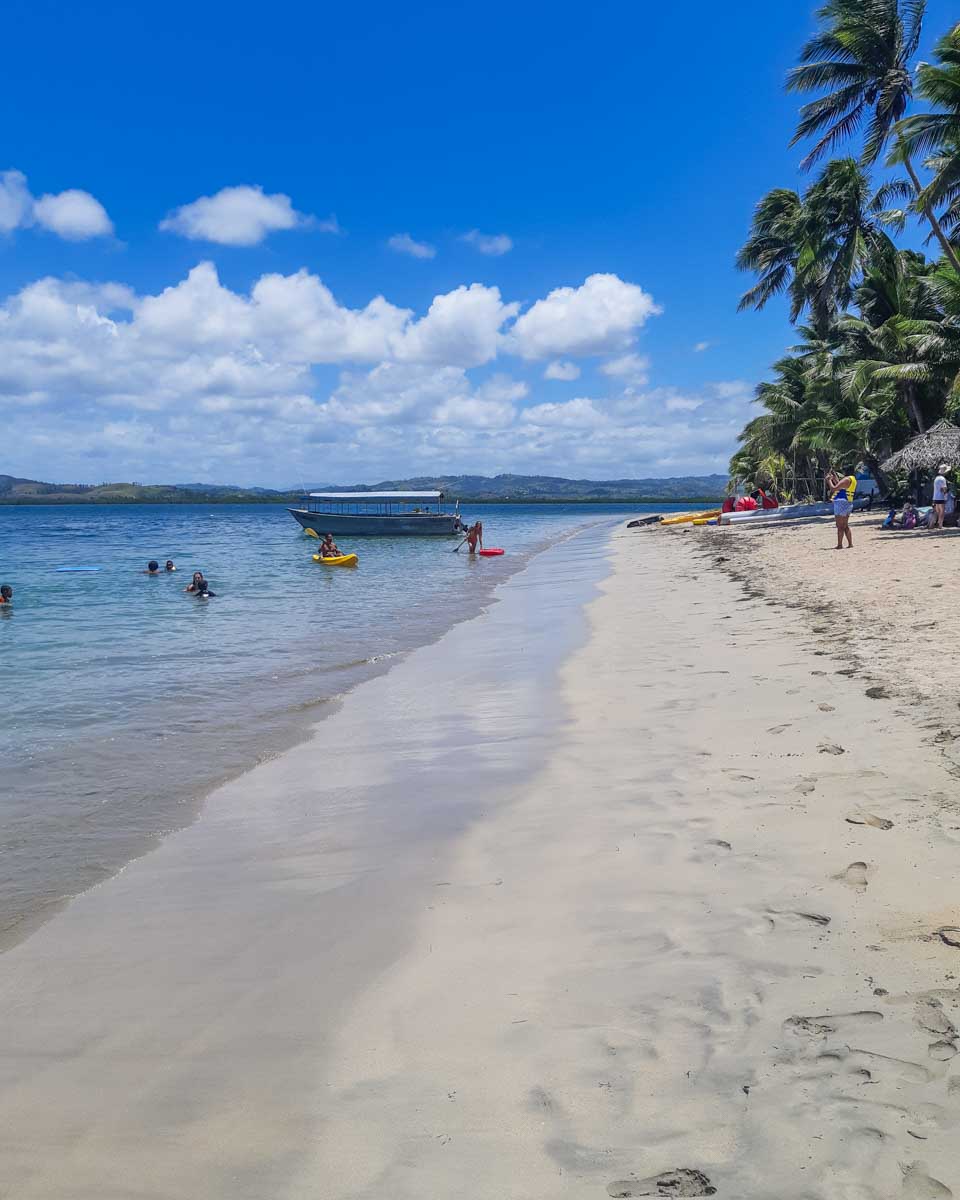 Beautiful fiji beach on a Mamanuca Island Tour