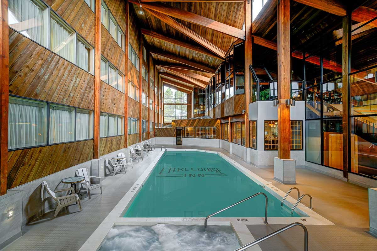 Lake Louise Inn pool