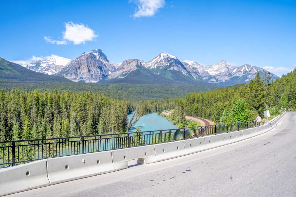 Morants-Curve-viewpoint-as-seen-from-the-other-side-of-the-road