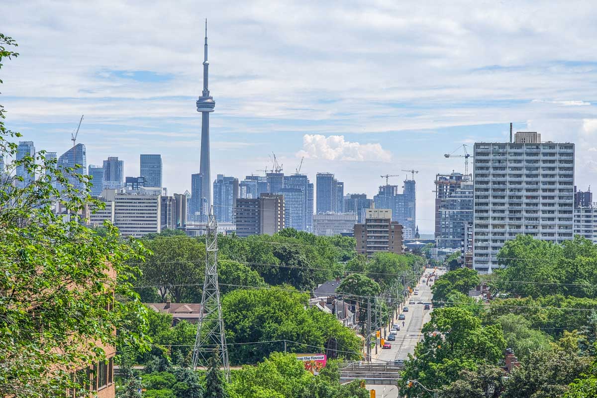 Scenic view of toronto as seen from the steps to Casa Loma, Toronto