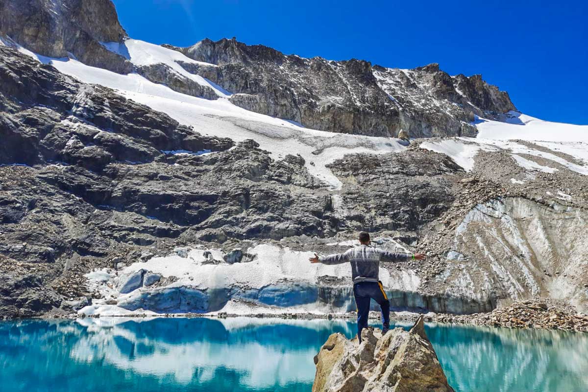 Laguna Esmaralda tour with Feel Bolivia in La Paz, Bolivia