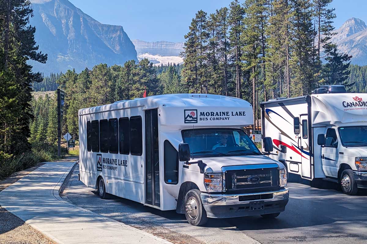Moraine Lake bus company shuttle at Moraine Lake