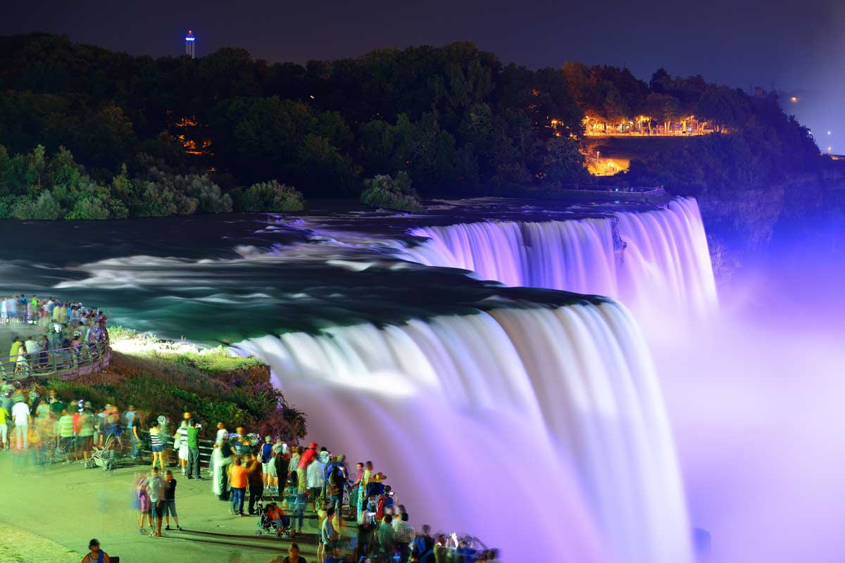 Niagara Falls at night