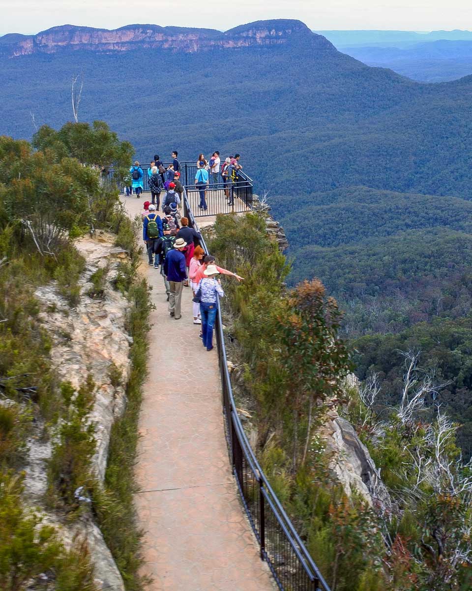 Prince Henry cliff walk on a Blue Mountains Tour from Sydney