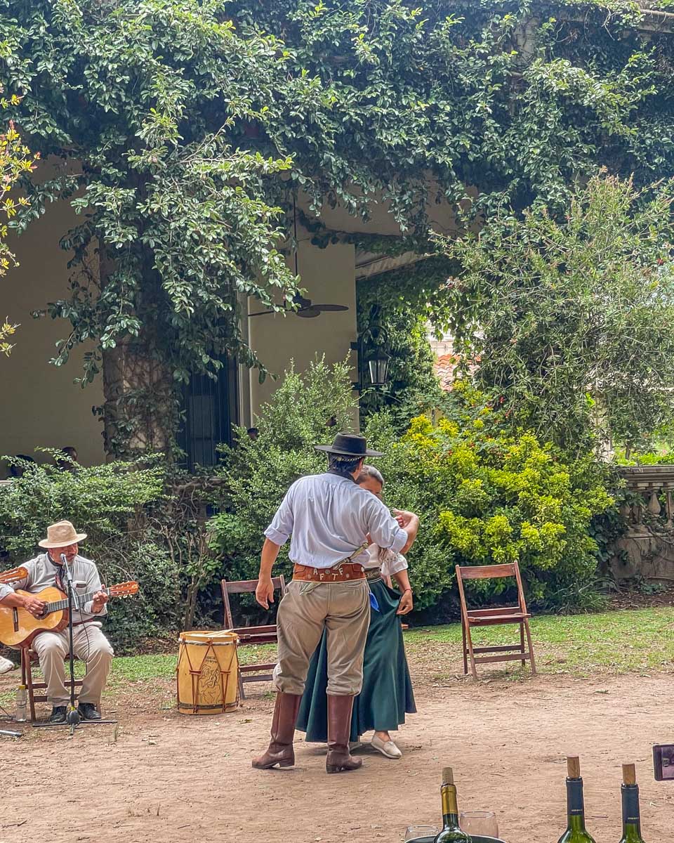 Gaucho couple dance on a tour from Buenos Aires