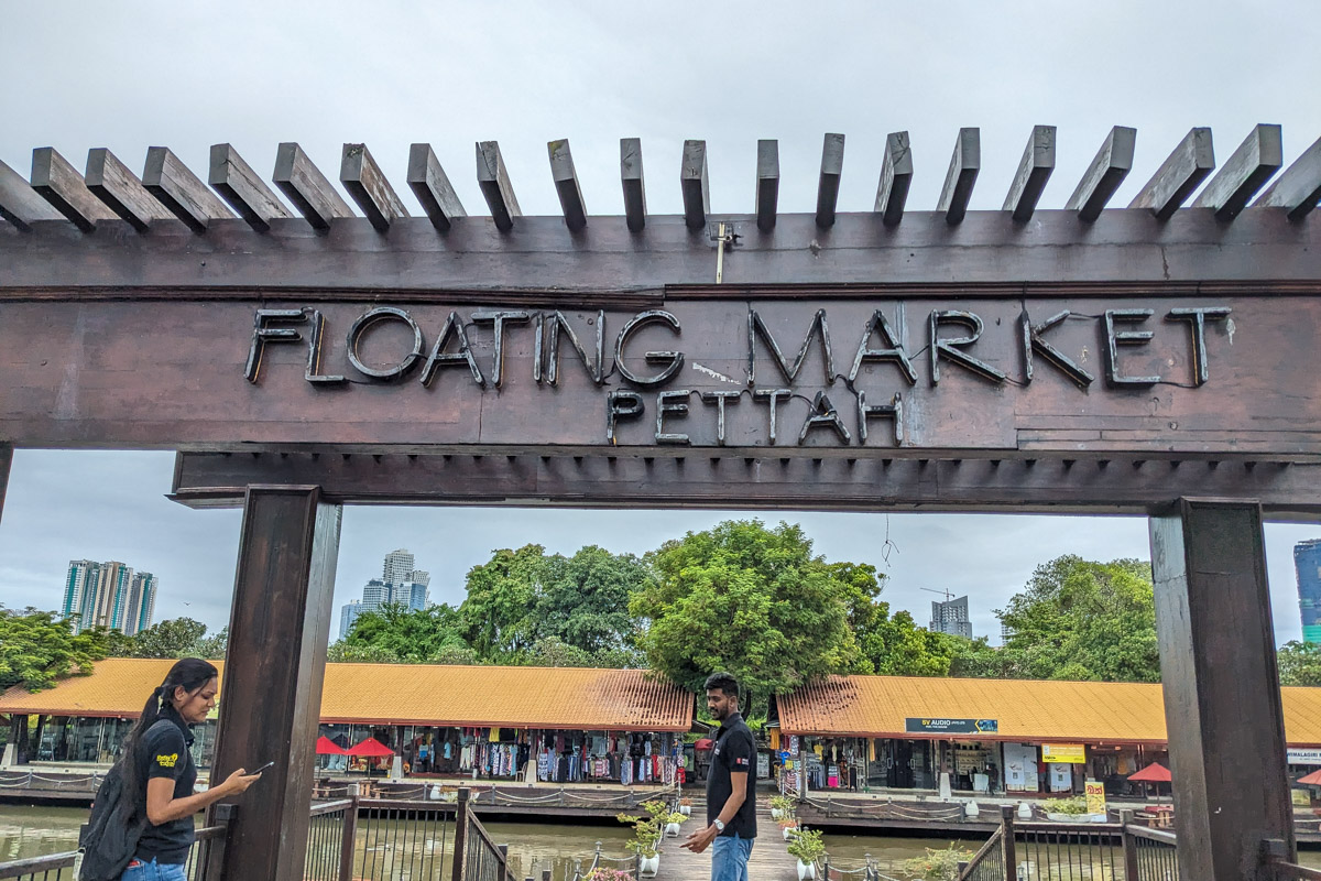 Standing in front of the Pettah floatting market entrence Colombo, Sri Lanka