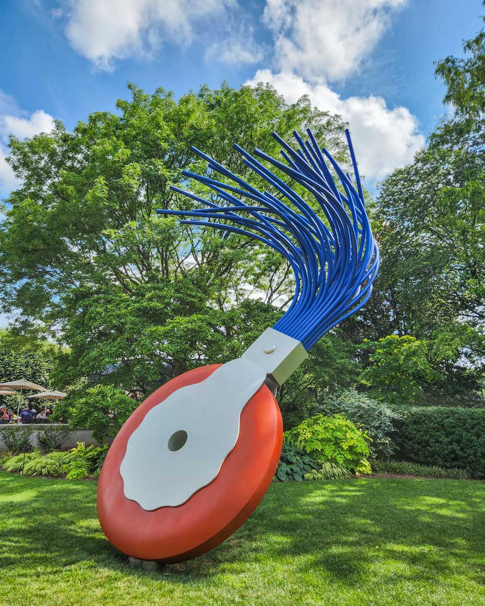 The gardens sculptures at the National Art Museum in Washington DC