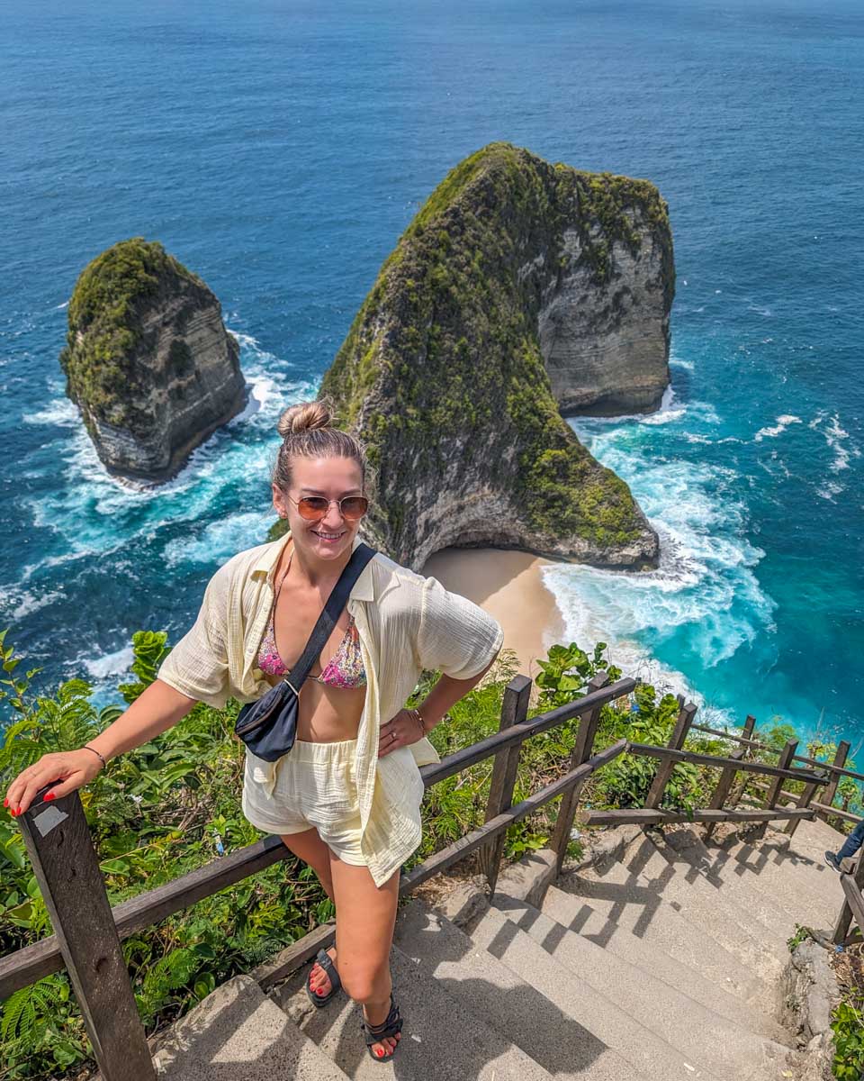 Bailet at Kelingking Cliff on a tour to Nusa Penida, Bali