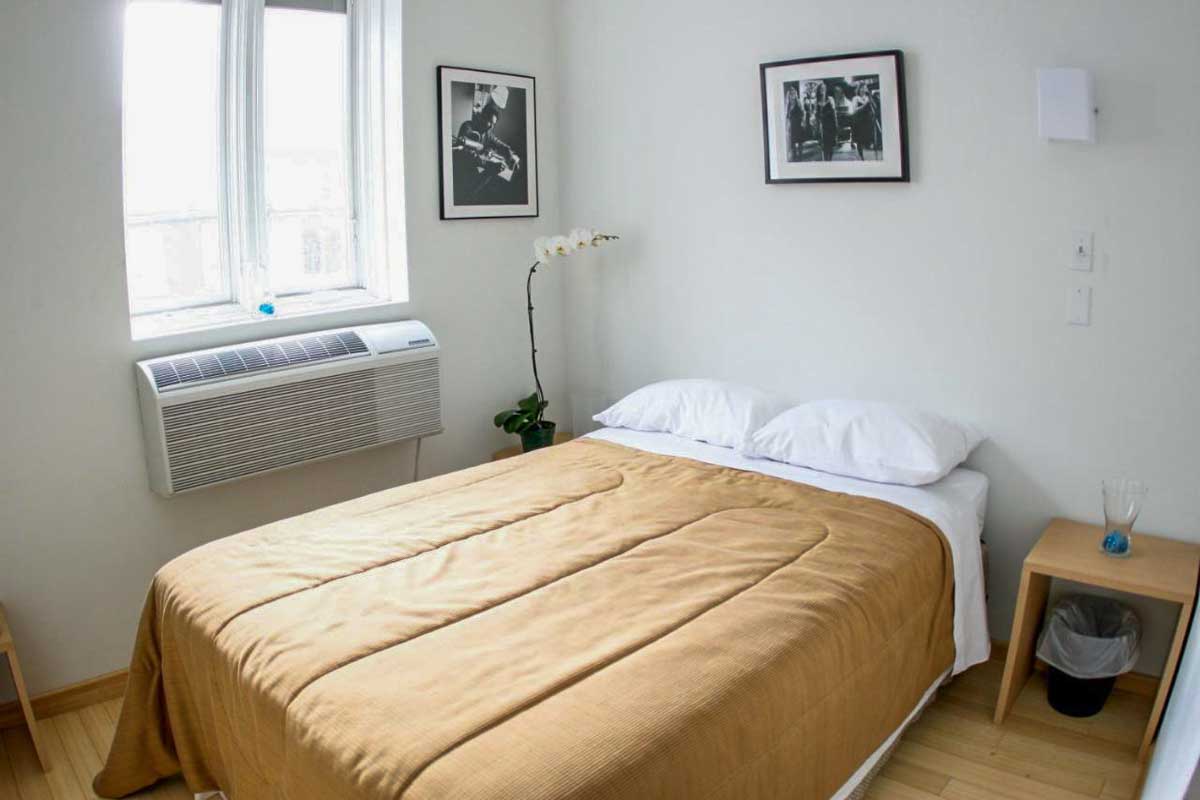 The Rex Hotel Jazz & Blues Bar room