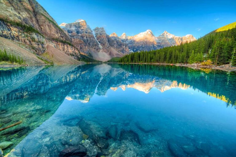 Moraine Lake seen on a beautiful day in Canada (2)
