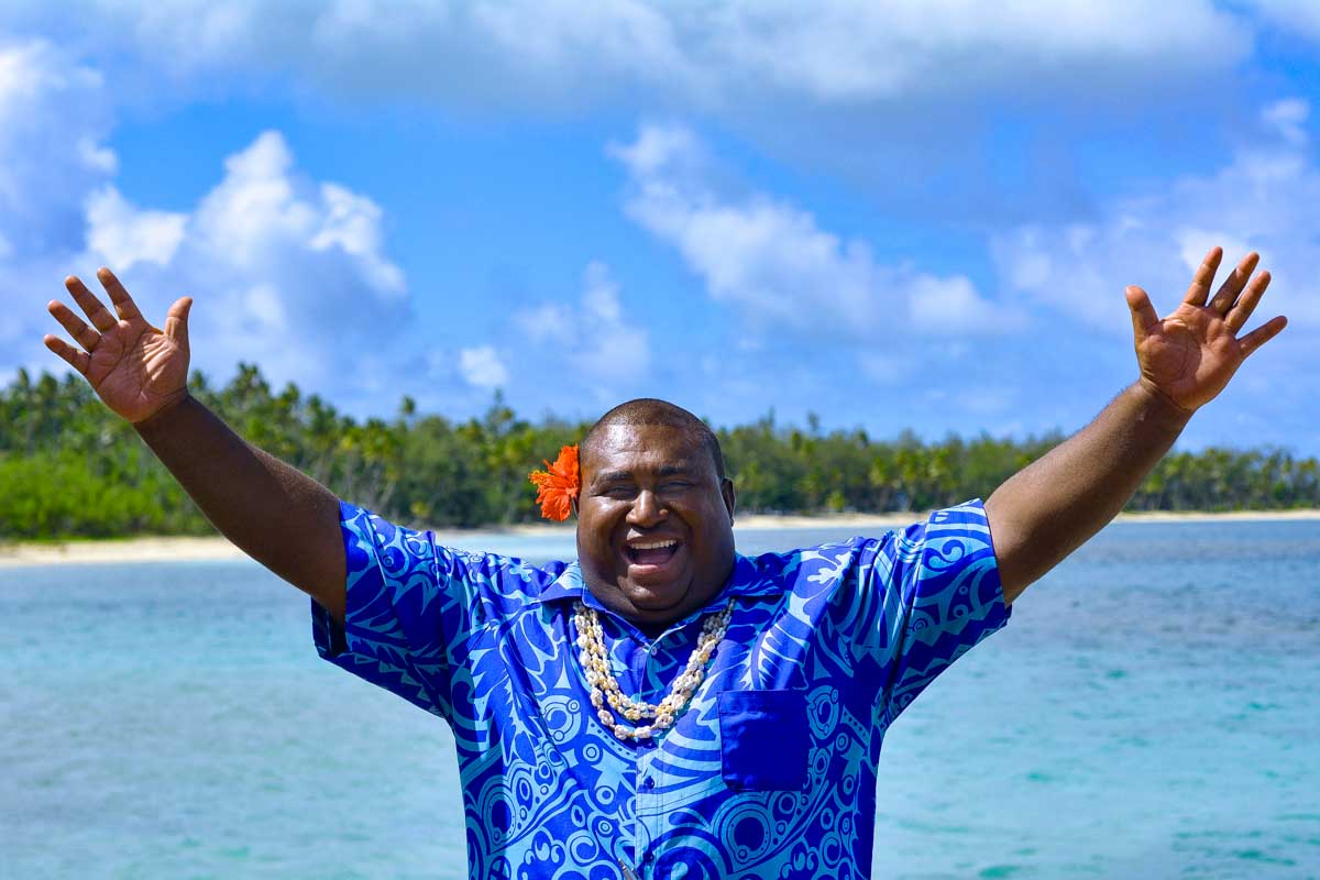A Fijian man welcomes people in the Yasawa Islands Fiji