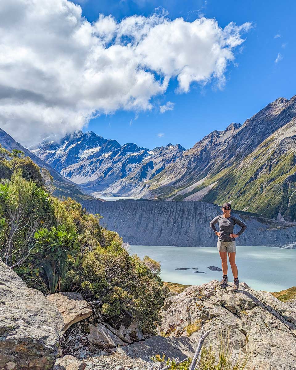 Bailey-hikes-up-to-the-Mueller-Hut-in-New-Zealand