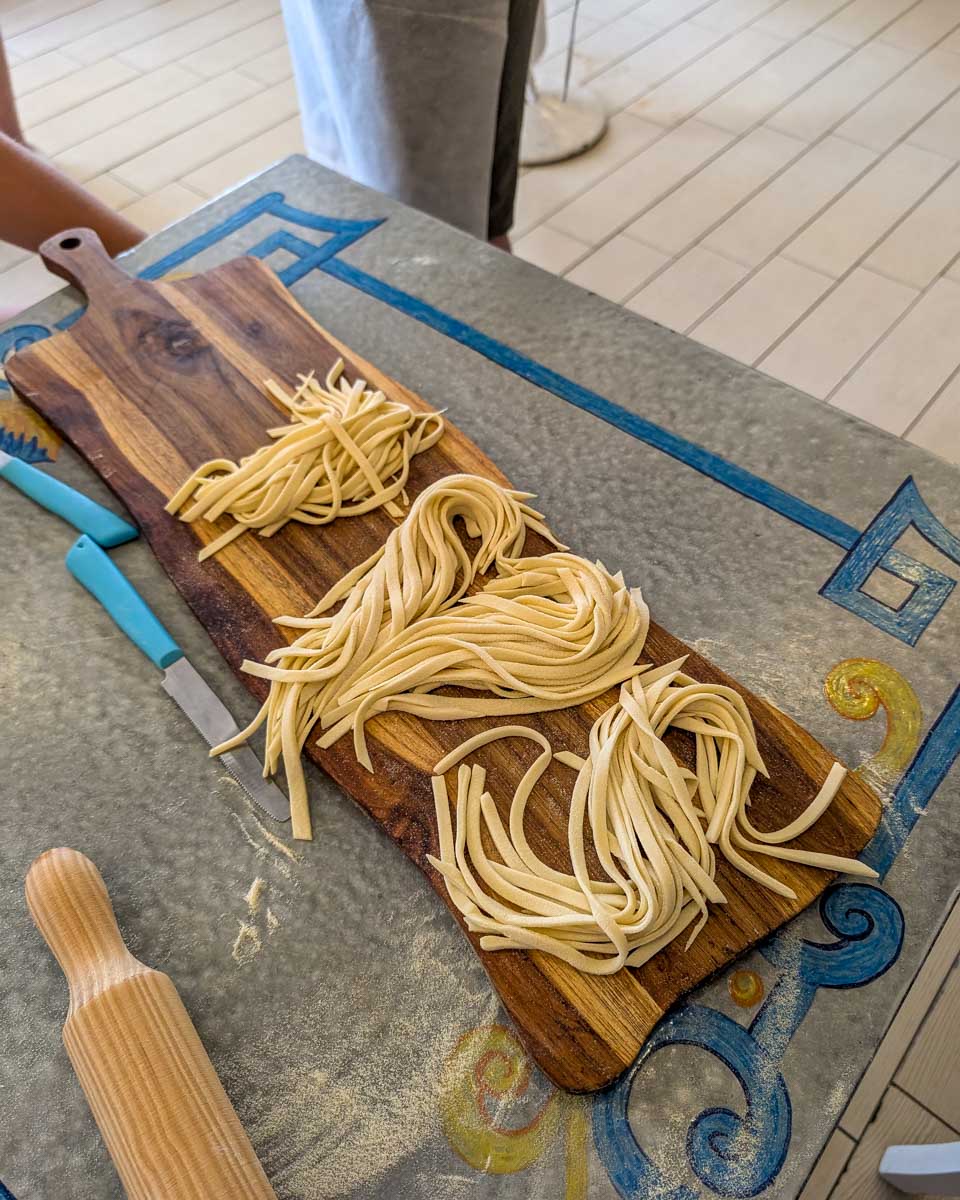 Noodles-made-during-a-cooking-class-in-Rome-Italy