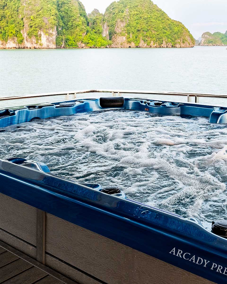 Arcady Travel jacuzzi on a Ha Long Bay cruise in Vietnam