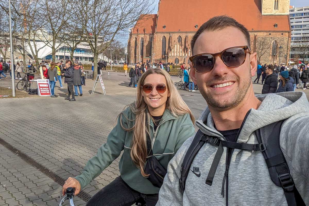 Daniel-and-Bailey-take-a-selfie-in-Vienna Austria