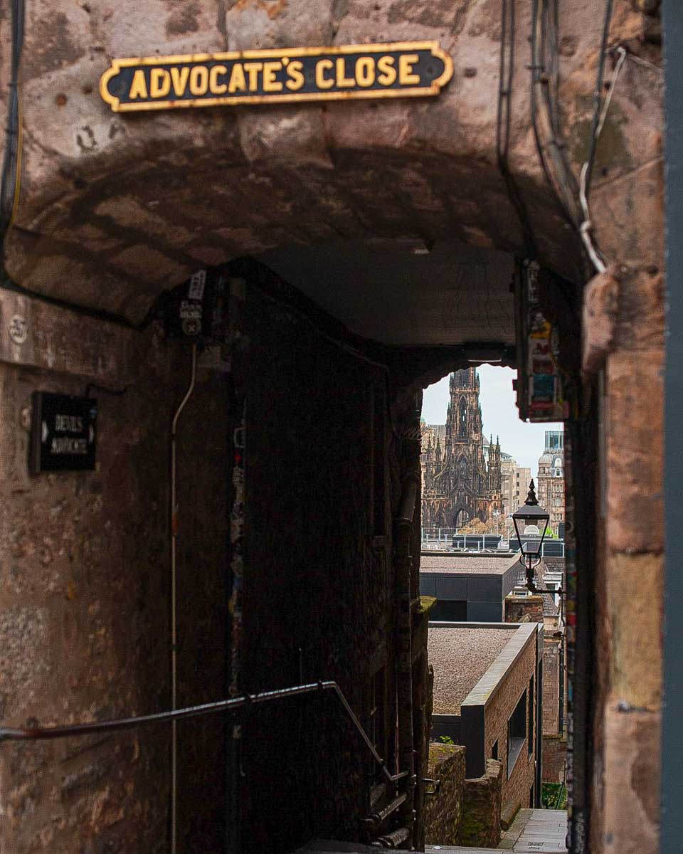 Mercat Tours ghost tour in Edinburgh Scotland
