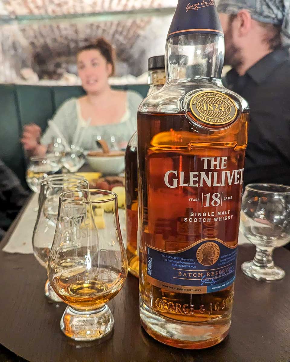 The-Lost-Close-whisky-tour-in-Edinburgh-Scotland