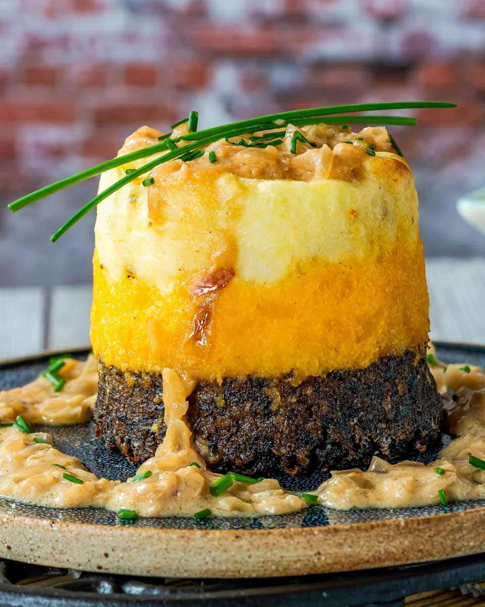 haggis-neeps-and-tatties-on-a-food-tour-in-Edinburgh-Scotland
