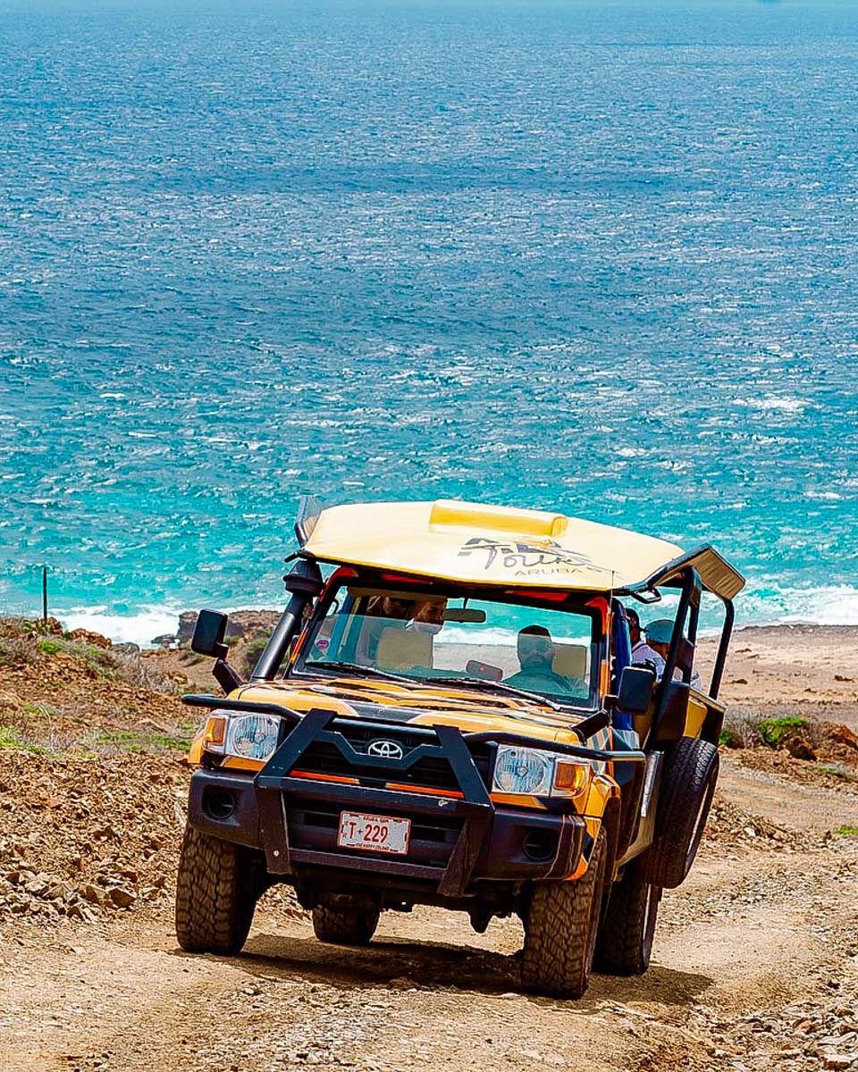 ABC Tours Aruba Land Rover used on a tour from Aruba