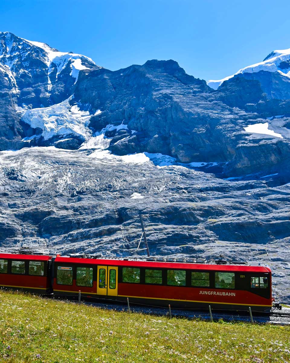 The-cogwheel-train-to-Jungfraujoch-in-the-Swiss-Alps-Switzerland
