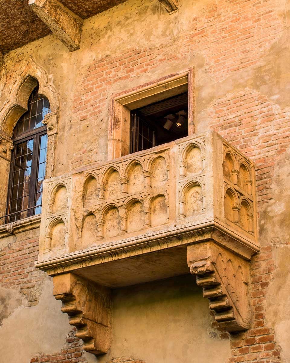 Juliet House balcony in Verona Italy on a tour