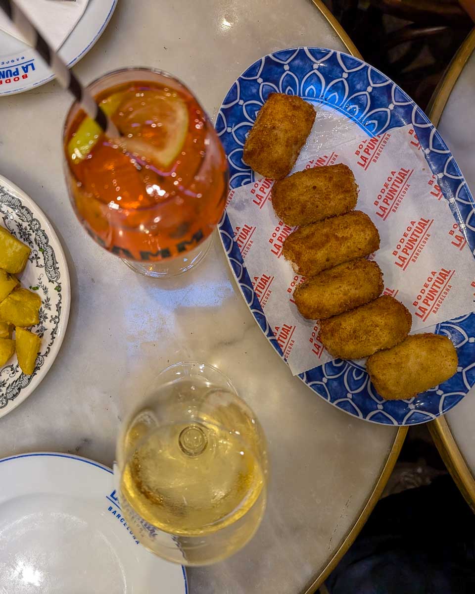 Tapas-and-wine-on-a-table-on-a-tour-in-Bilbao-Spain