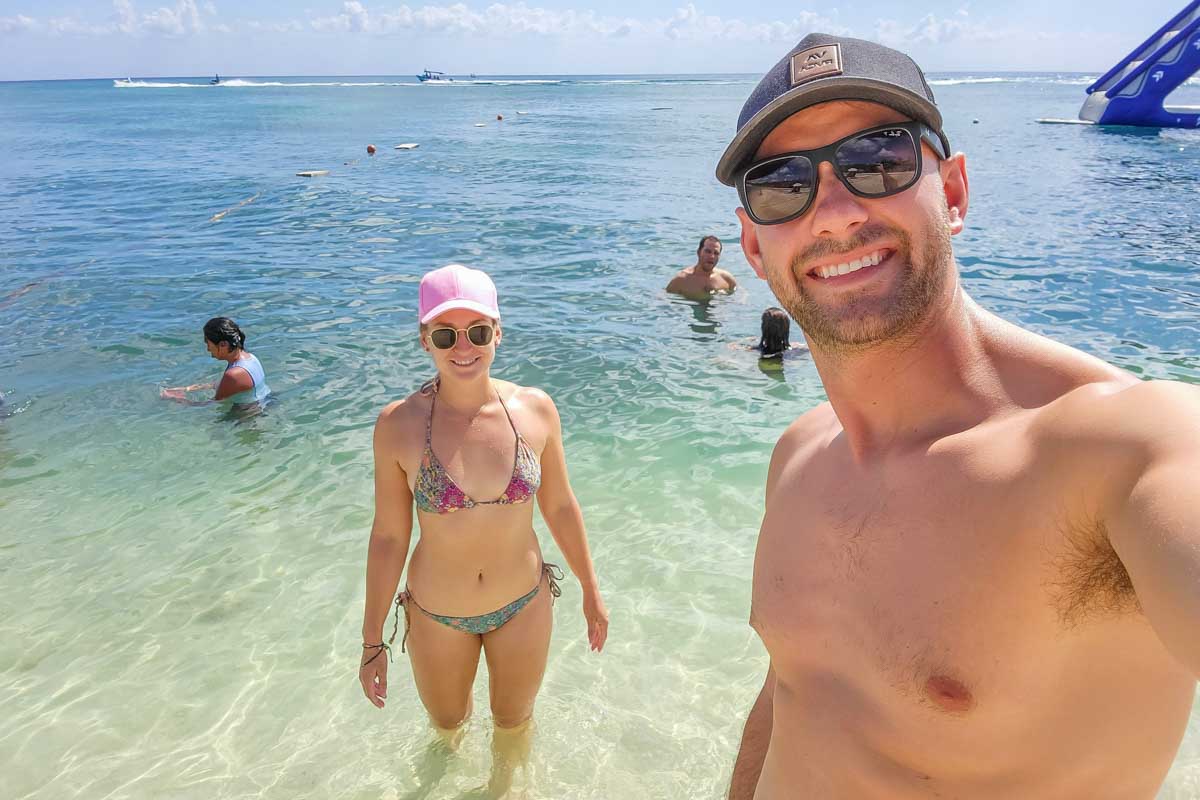 Daniel-and-Bailey-take-a-selfie-at-a-beach-near Tampa Florida