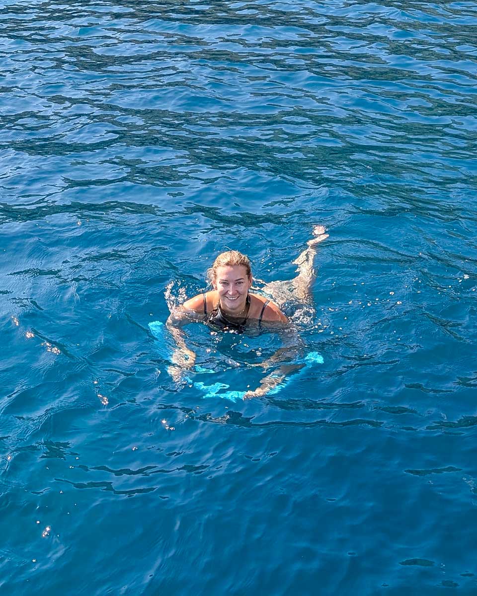 Bailey-swims-in-the-water-of Lake Tahoe