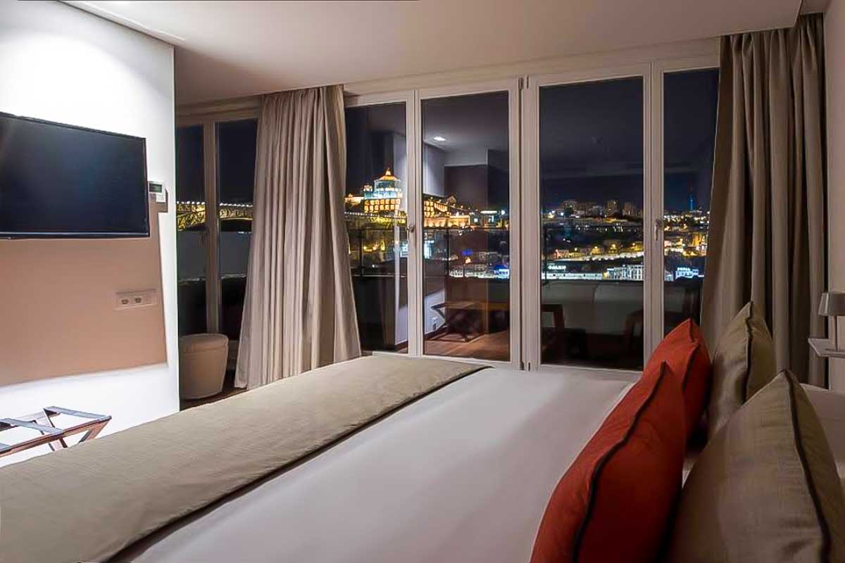 Hotel Carris Porto Ribeira in Porto Portugal