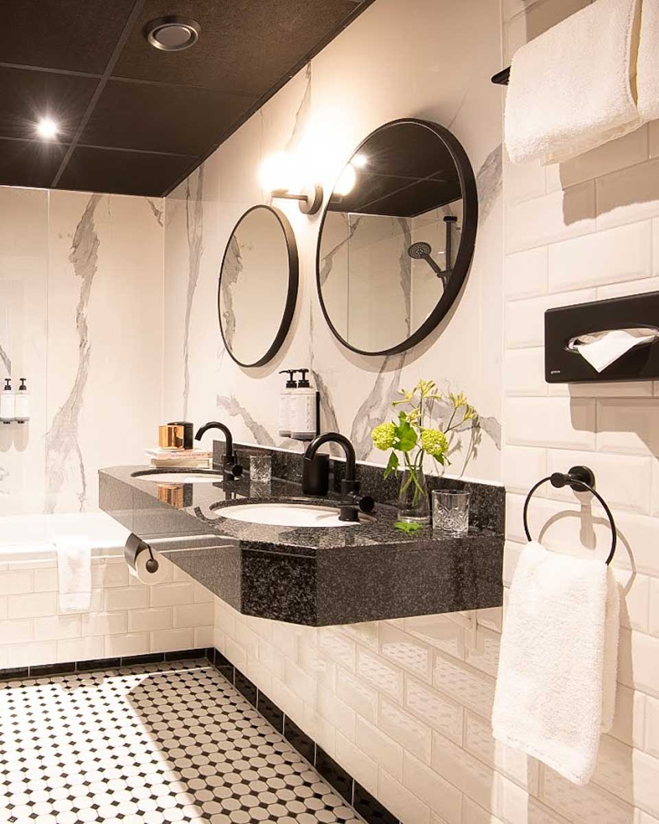 Jan Luyken Amsterdam Bathroom