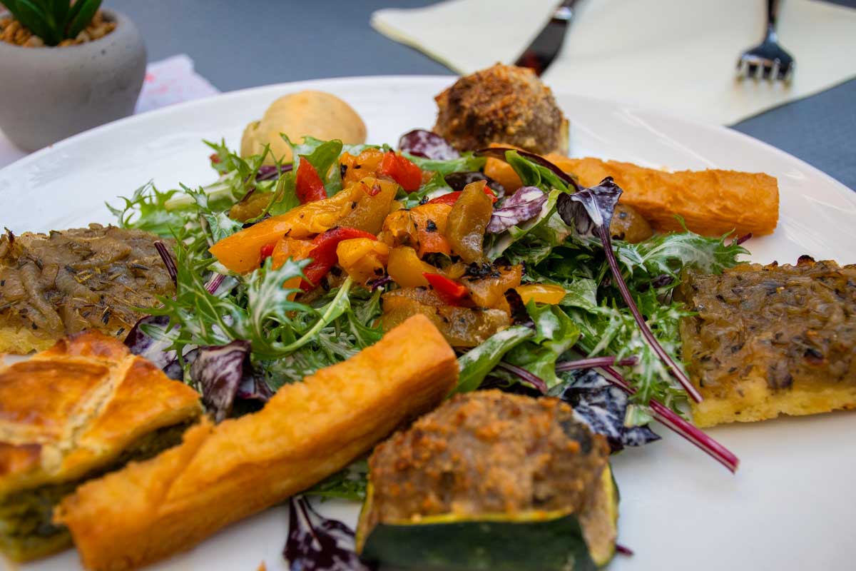 Niçoise food eaten in Nice France