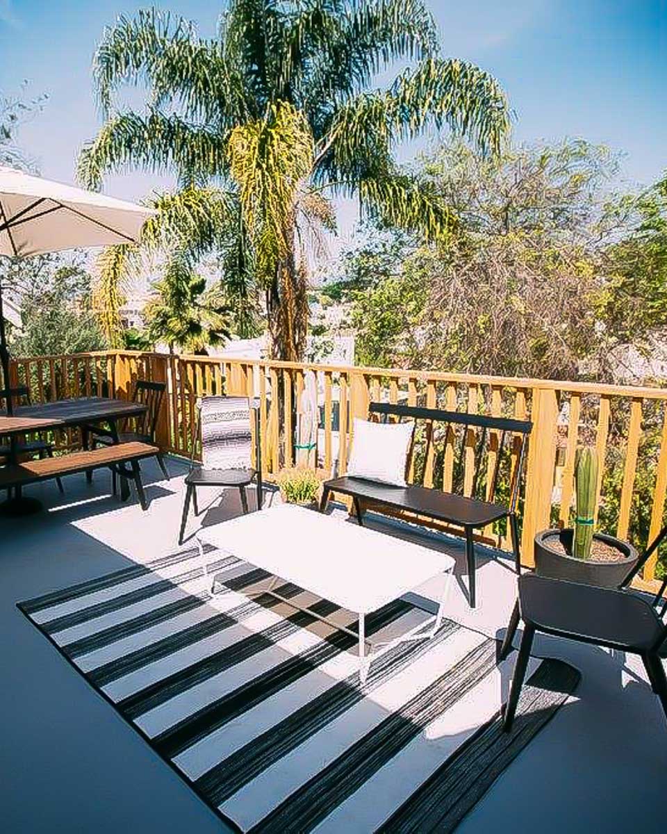 Noon on Sunset Hill in Los Angeles California 2