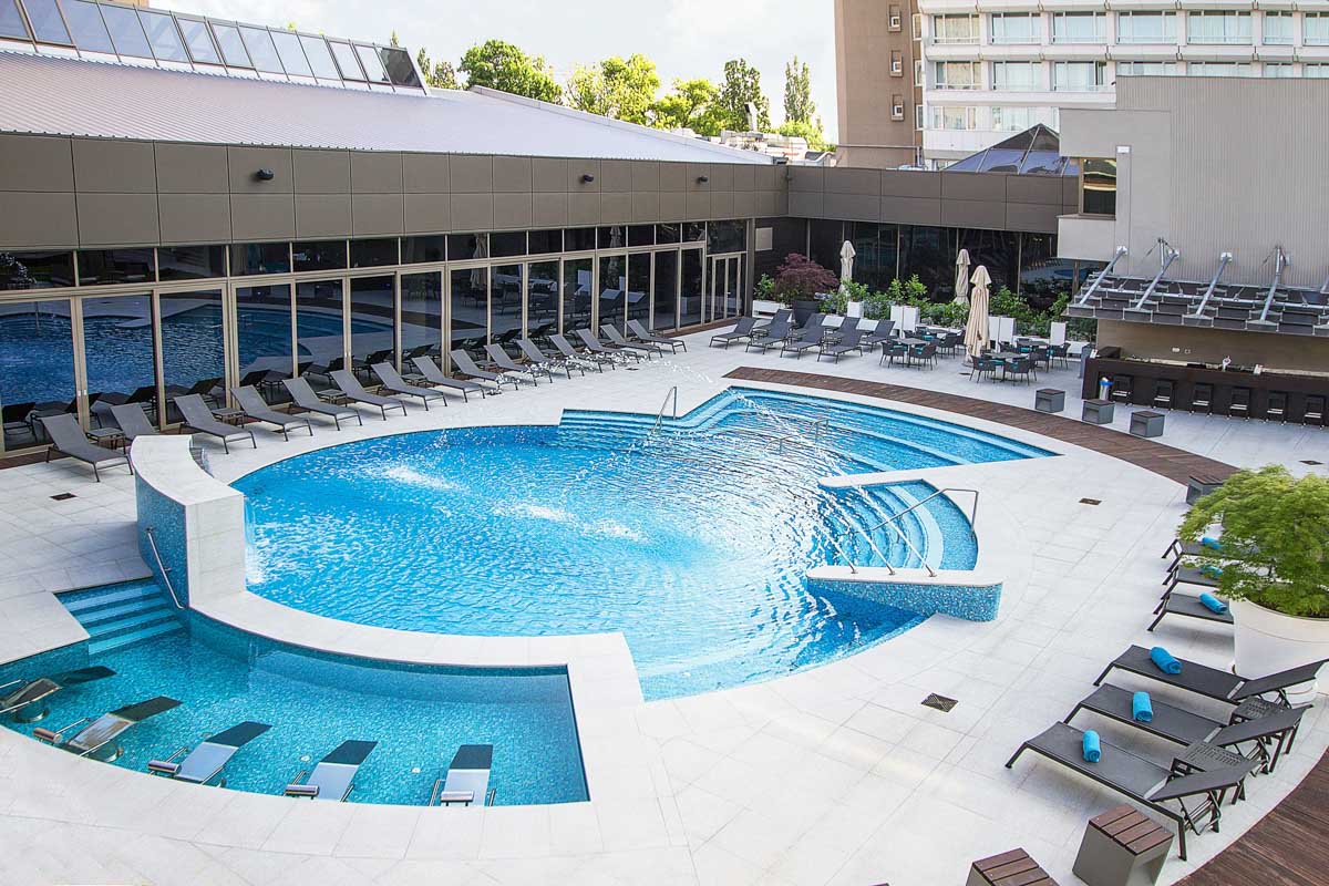 The outdoor pool at the Ramada Plaza Bucharest