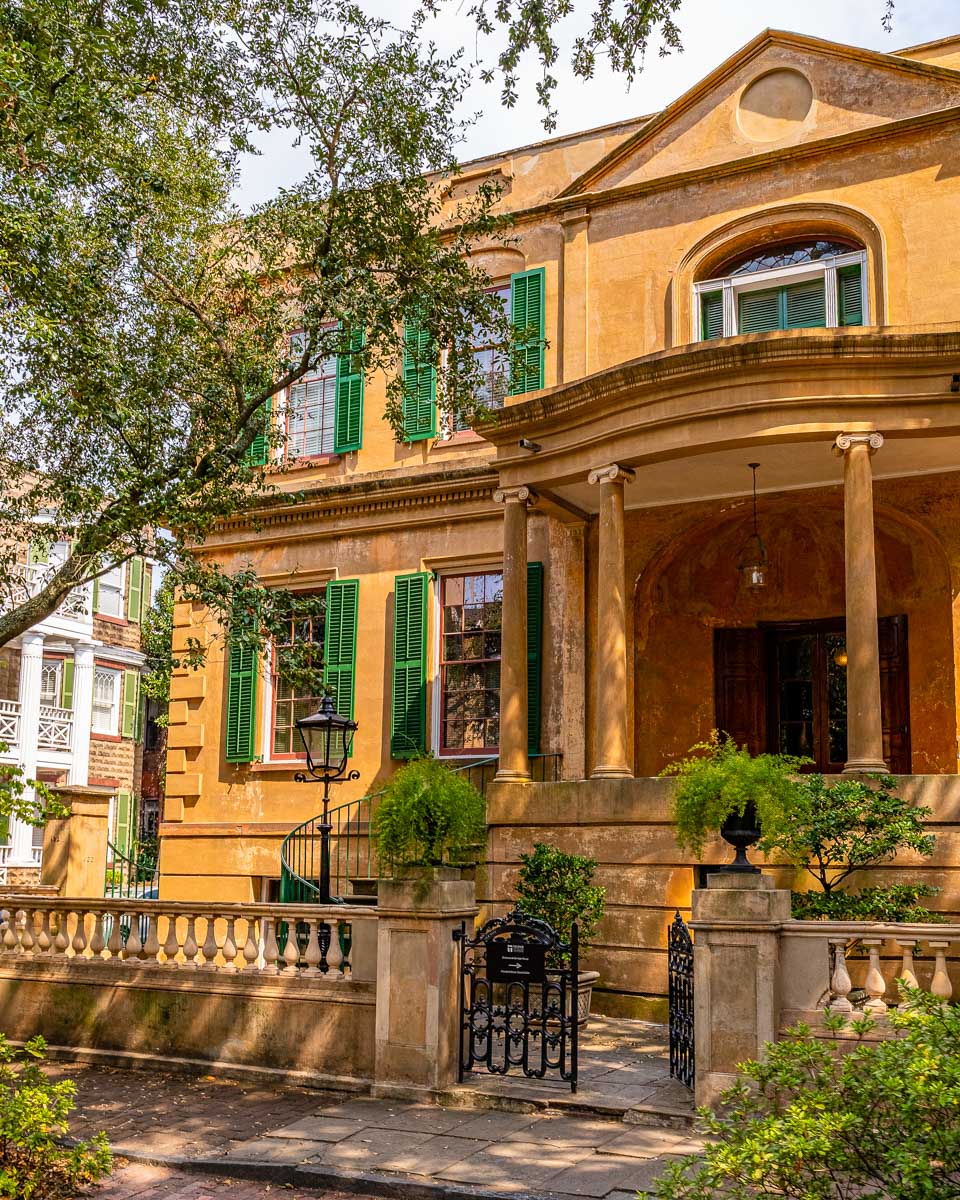 A home in a neighborhood of Savannah Georgia