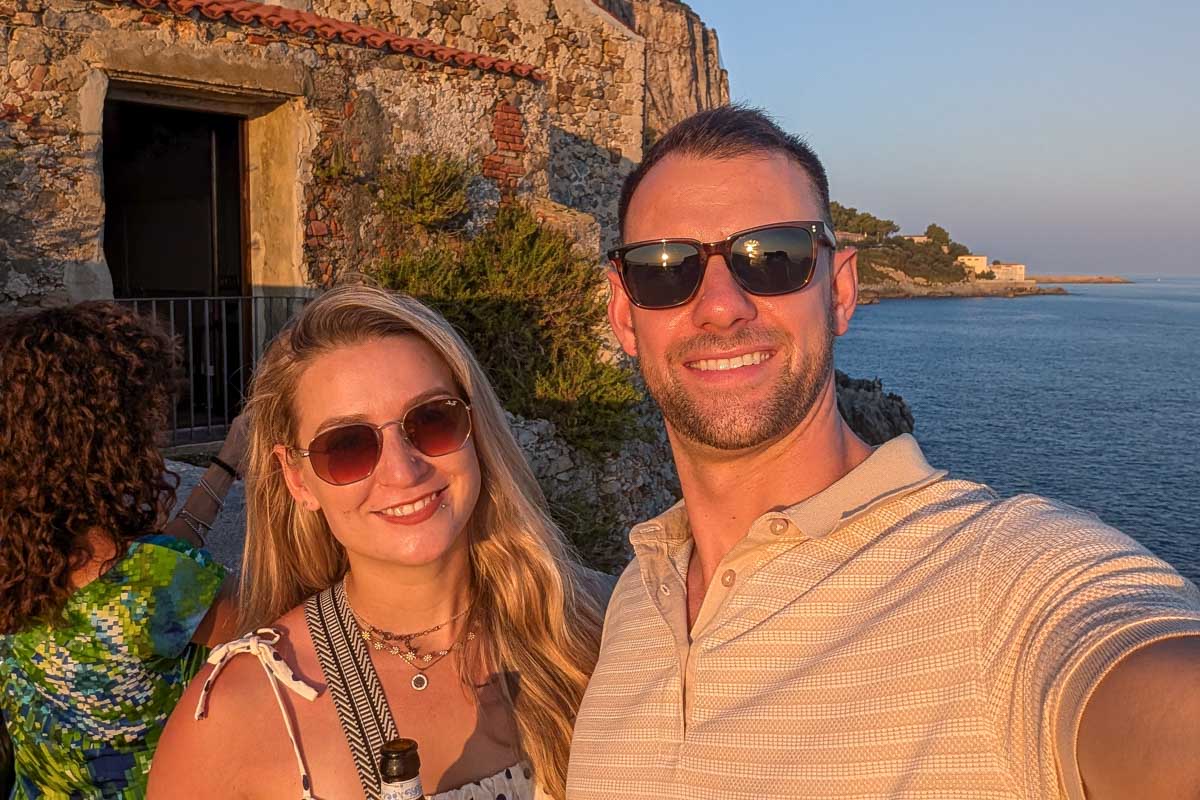 Bailey-and-Daniel-take-a-selfie-on the Amalfi Coast Italy