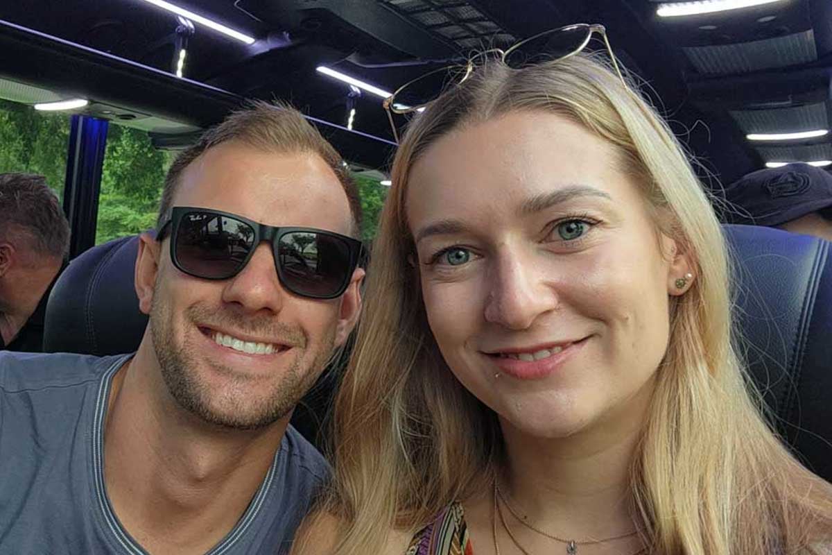 Daniel-and-Bailey-take-a-selfie-while-on-a-bus-during-a-tour-to Windsor Castle from London England