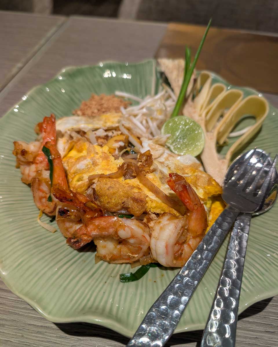 Food eatenon an evening cruise in Bangkok Thailand (7)