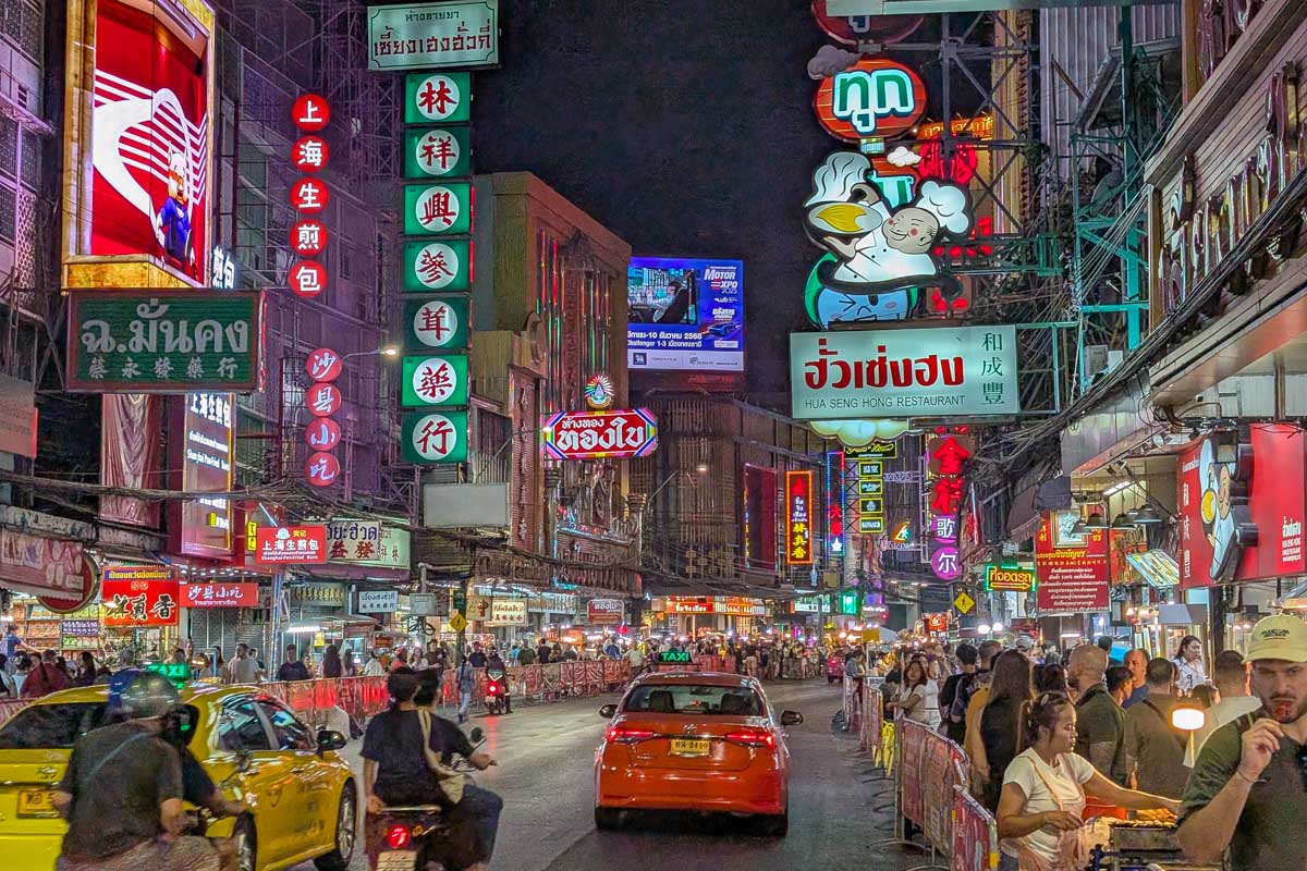 People walk in Chinatown Bangkok Thailand (7)