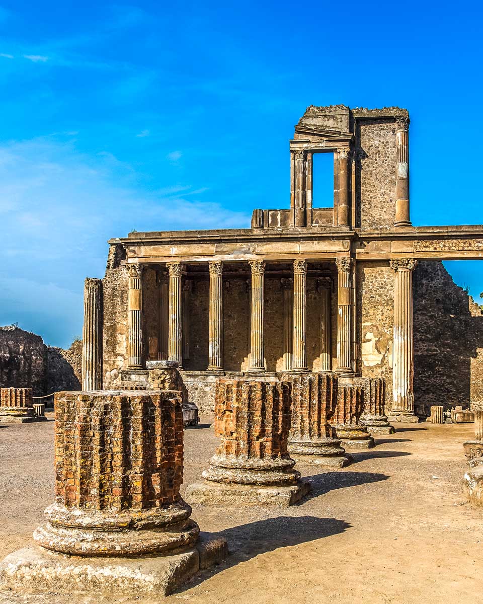 Pompeii-ruins-seen-in Italy