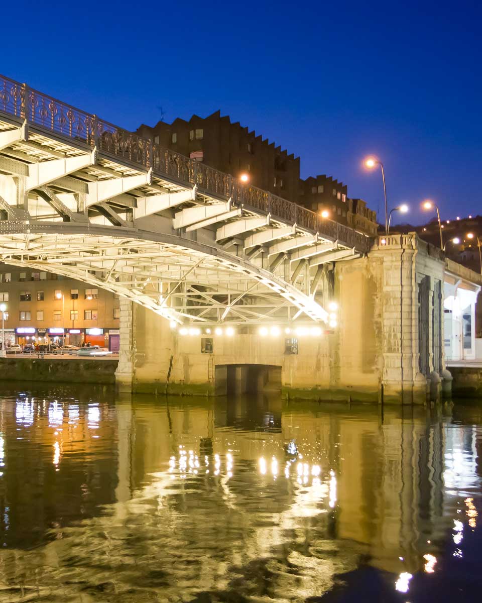 The-Nervión River-at-night-in-Castanos-Bilbao-Spain