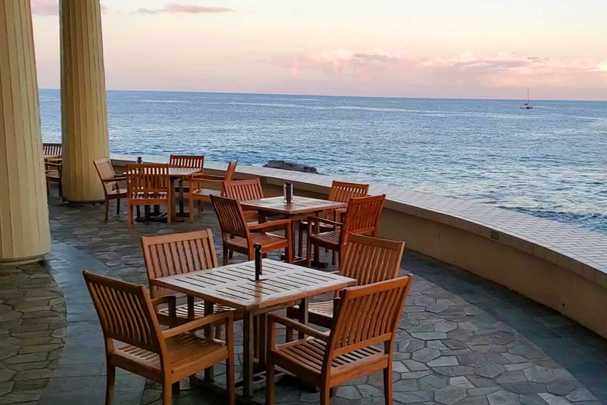 Don's Mai Tai Bar on Big Island Hawaii