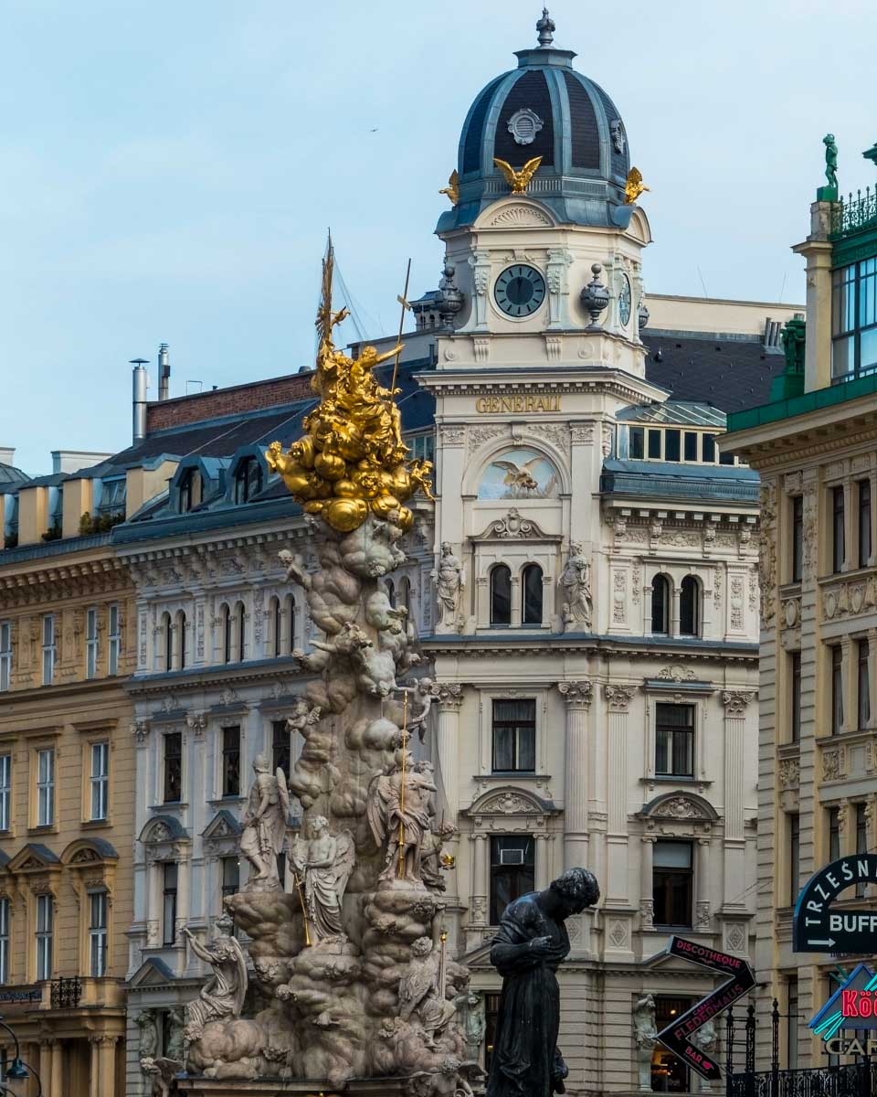 Graben and Kohlmarkt shopping area in Vienna Austria (1)
