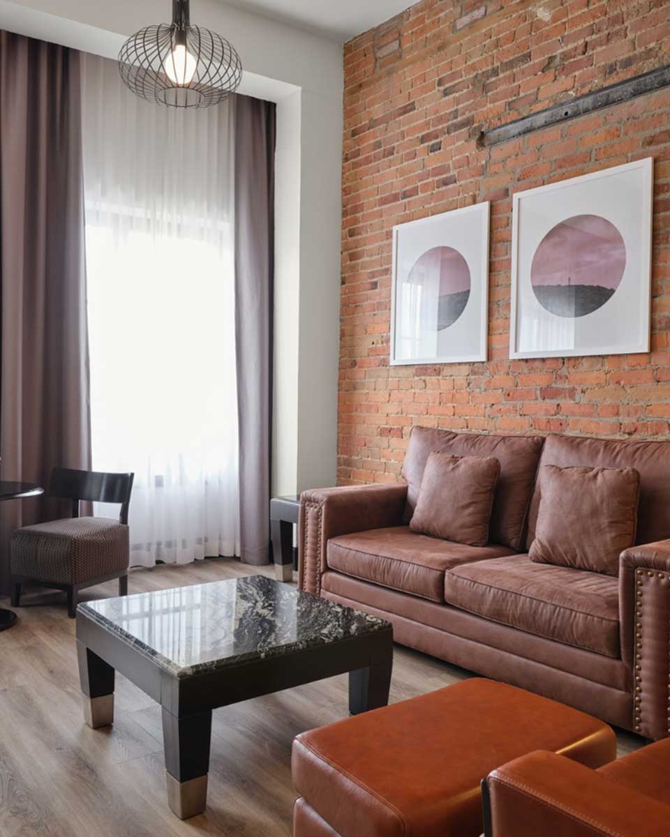 Hôtel Place d'Armes in Montreal Quebec