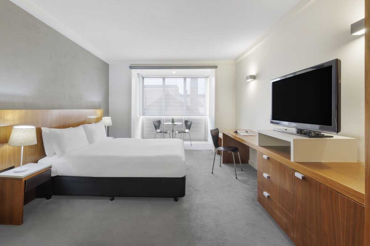 Cosmopolitan Hotel and Apartments in Melbourne Australia