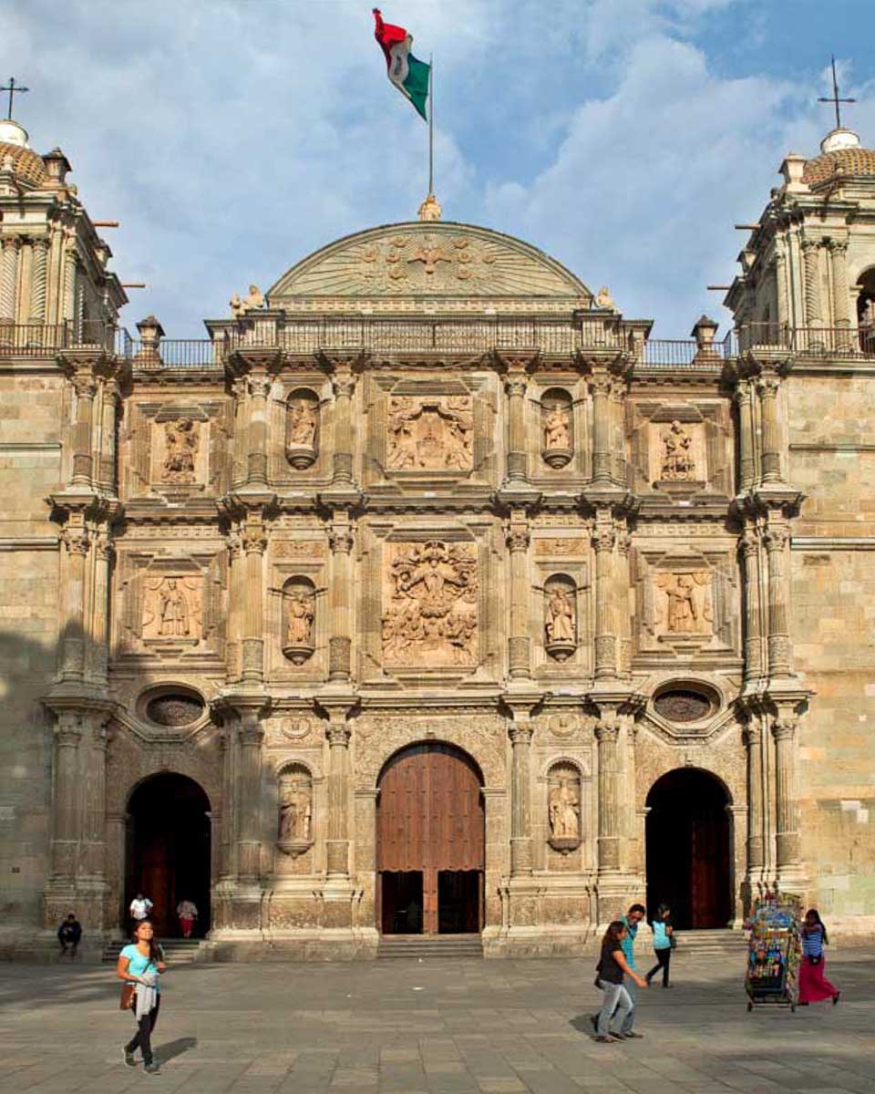 Zocalo-de-la-Ciudad-de-Oaxaca-in-Oaxaca-City-Mexico