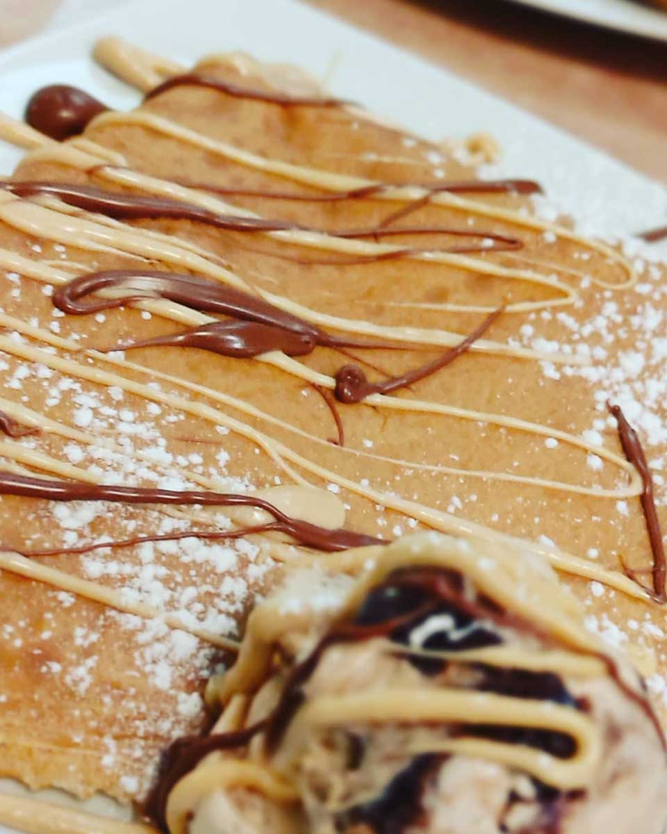 Chocolat Cafe Creperie in Naxos Greece