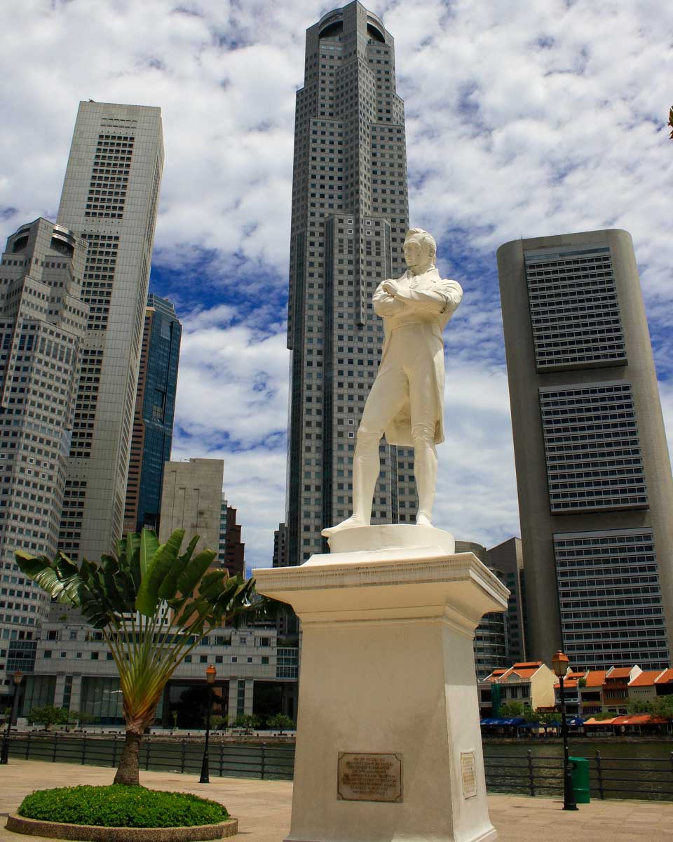 Sir Stamford Raffles statue singapore