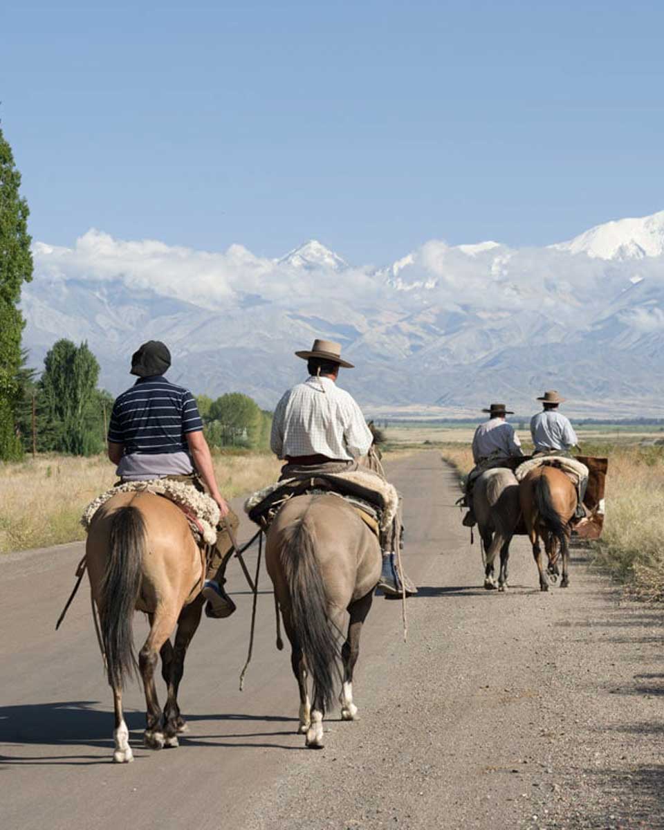 horseback-riding-in-Bariloche Argentina