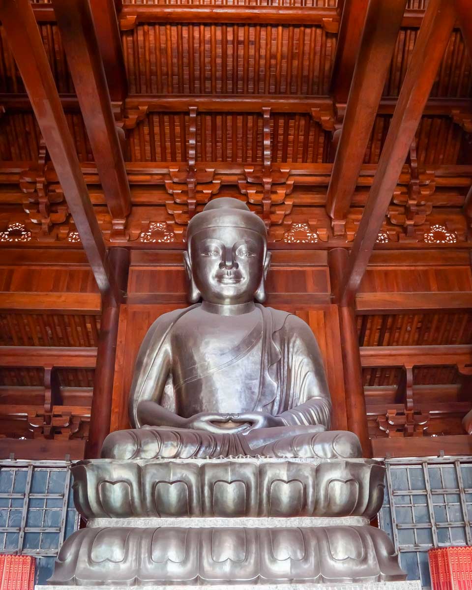 Silver Buddha in Wooden Hall Jing An Temple Shanghai China (1)
